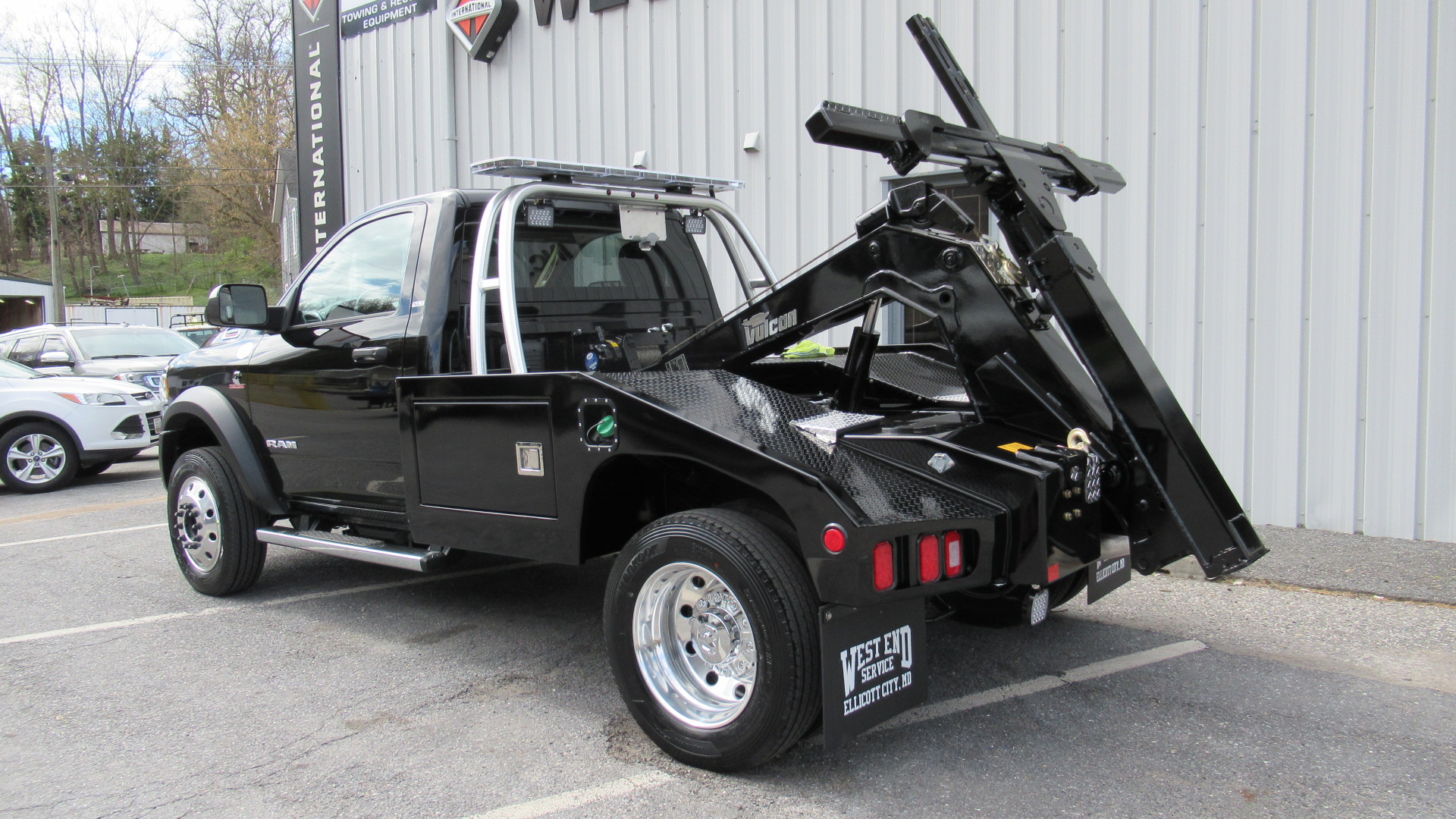 4 Different Types Of Tow Trucks & Car Carriers To Purchase